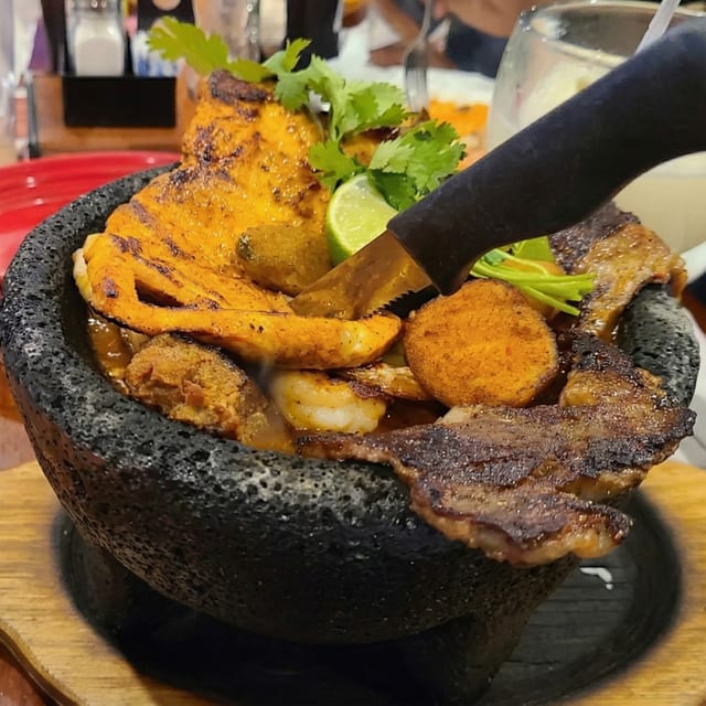 El Molcajete.